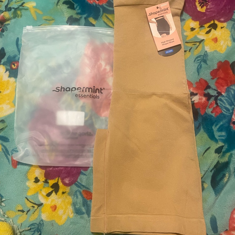 Shapermint Essentials High Waisted Shaper Short in Black and Tan.Size  XL/2XL.